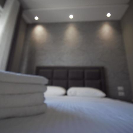 Residence Lux Apartments At Valamar Hamallaj Gjiri Lalzit Durres Bagian luar foto