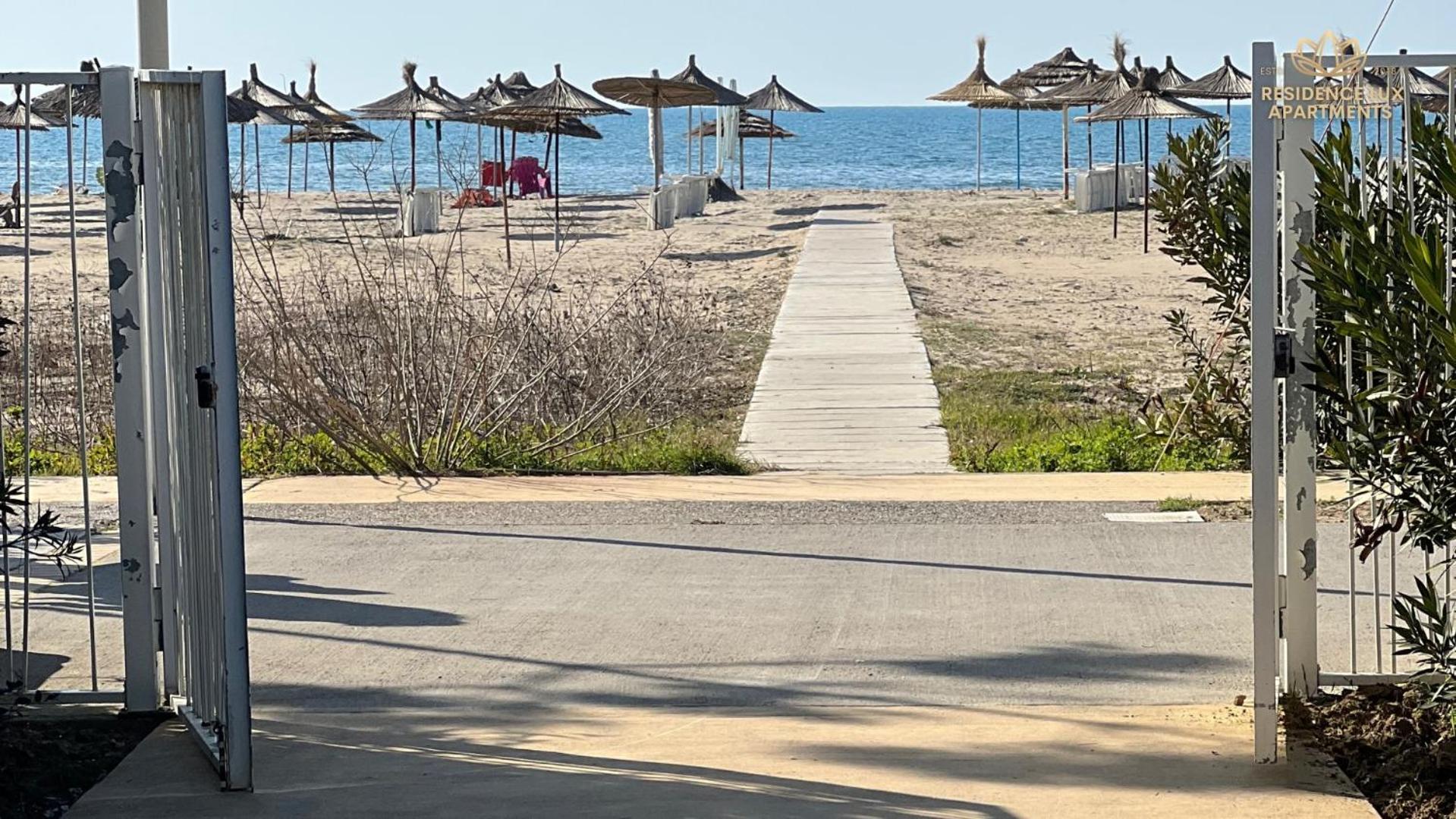 Residence Lux Apartments At Valamar Hamallaj Gjiri Lalzit Durres Bagian luar foto